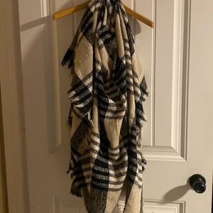 EUC blanket scarf